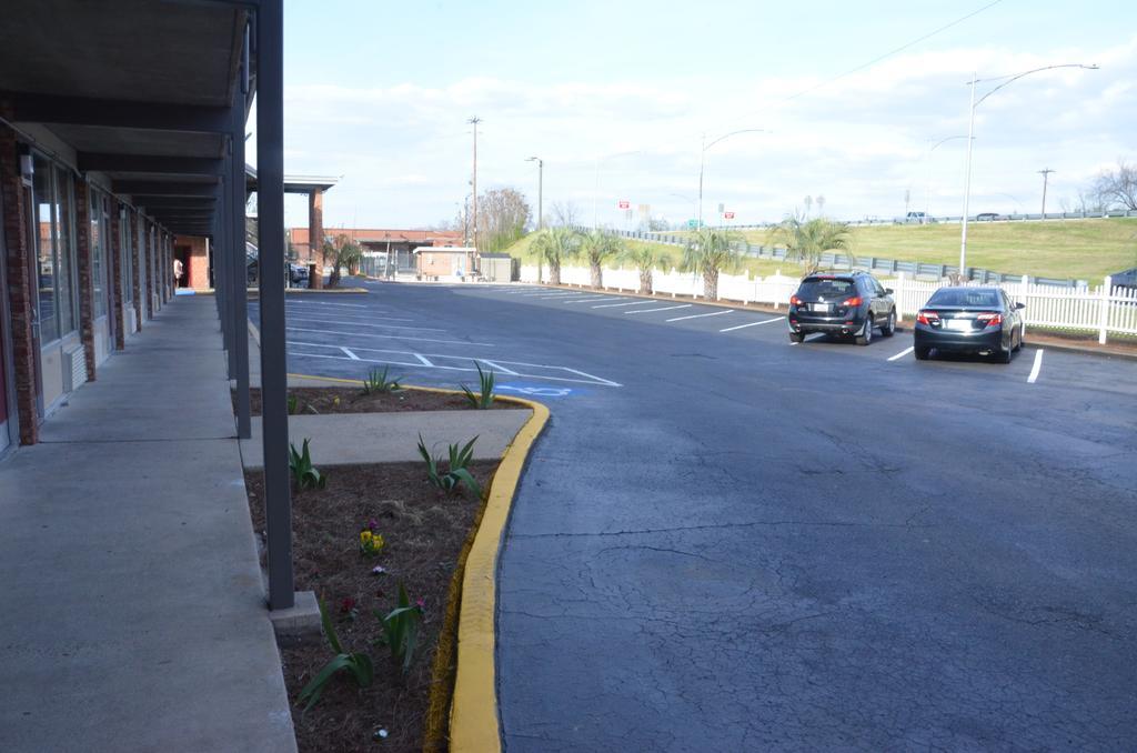 Americas Best Value Inn Augusta Historic Downtown Екстер'єр фото