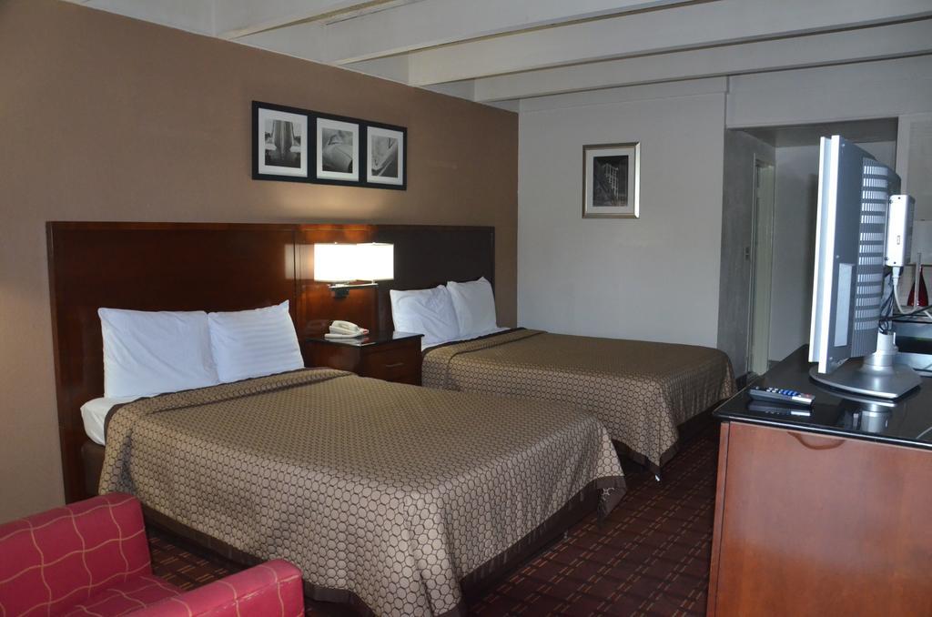 Americas Best Value Inn Augusta Historic Downtown Екстер'єр фото