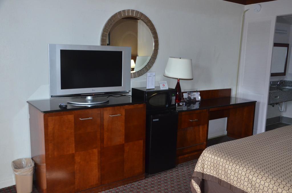 Americas Best Value Inn Augusta Historic Downtown Екстер'єр фото