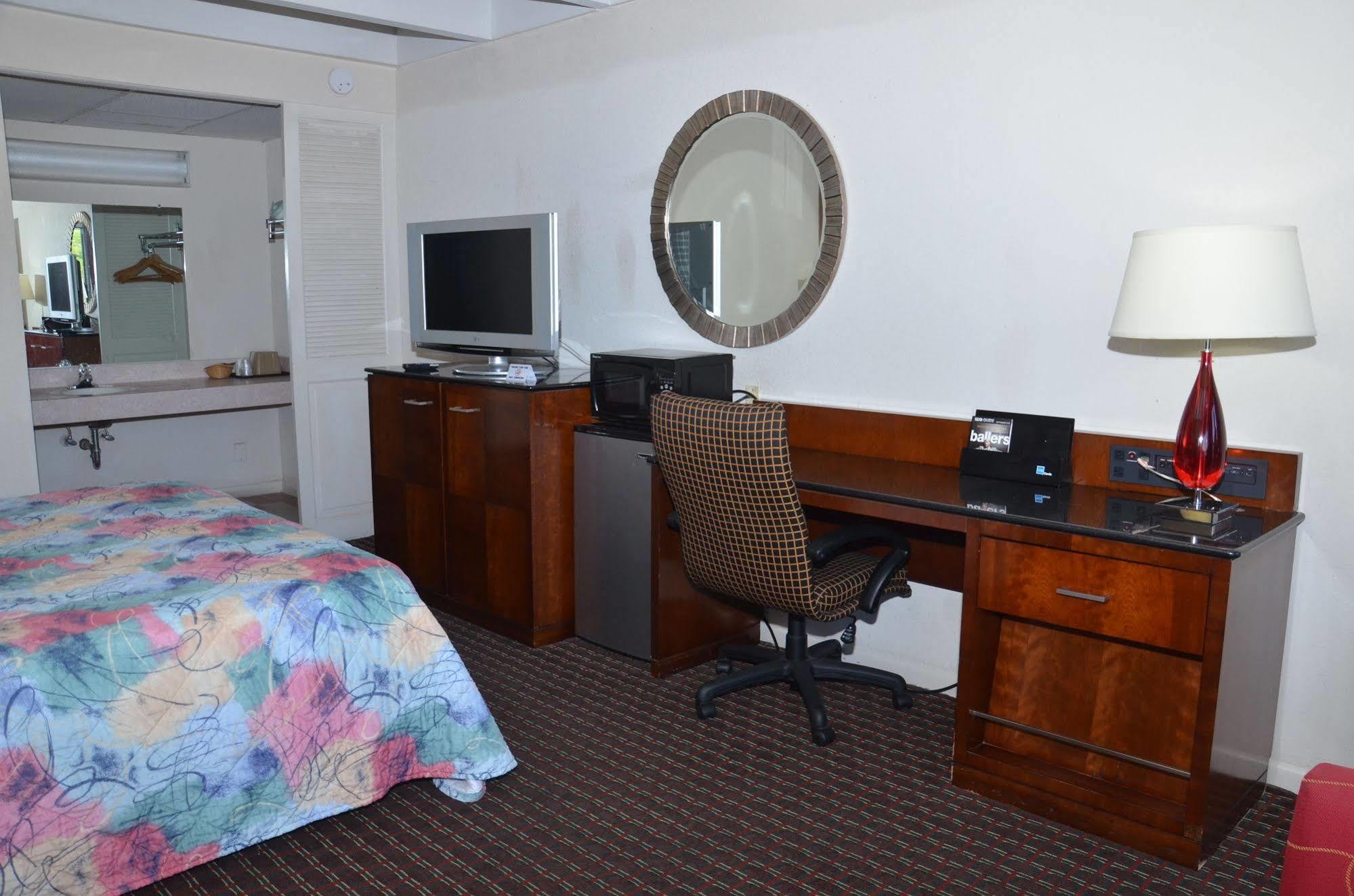 Americas Best Value Inn Augusta Historic Downtown Екстер'єр фото