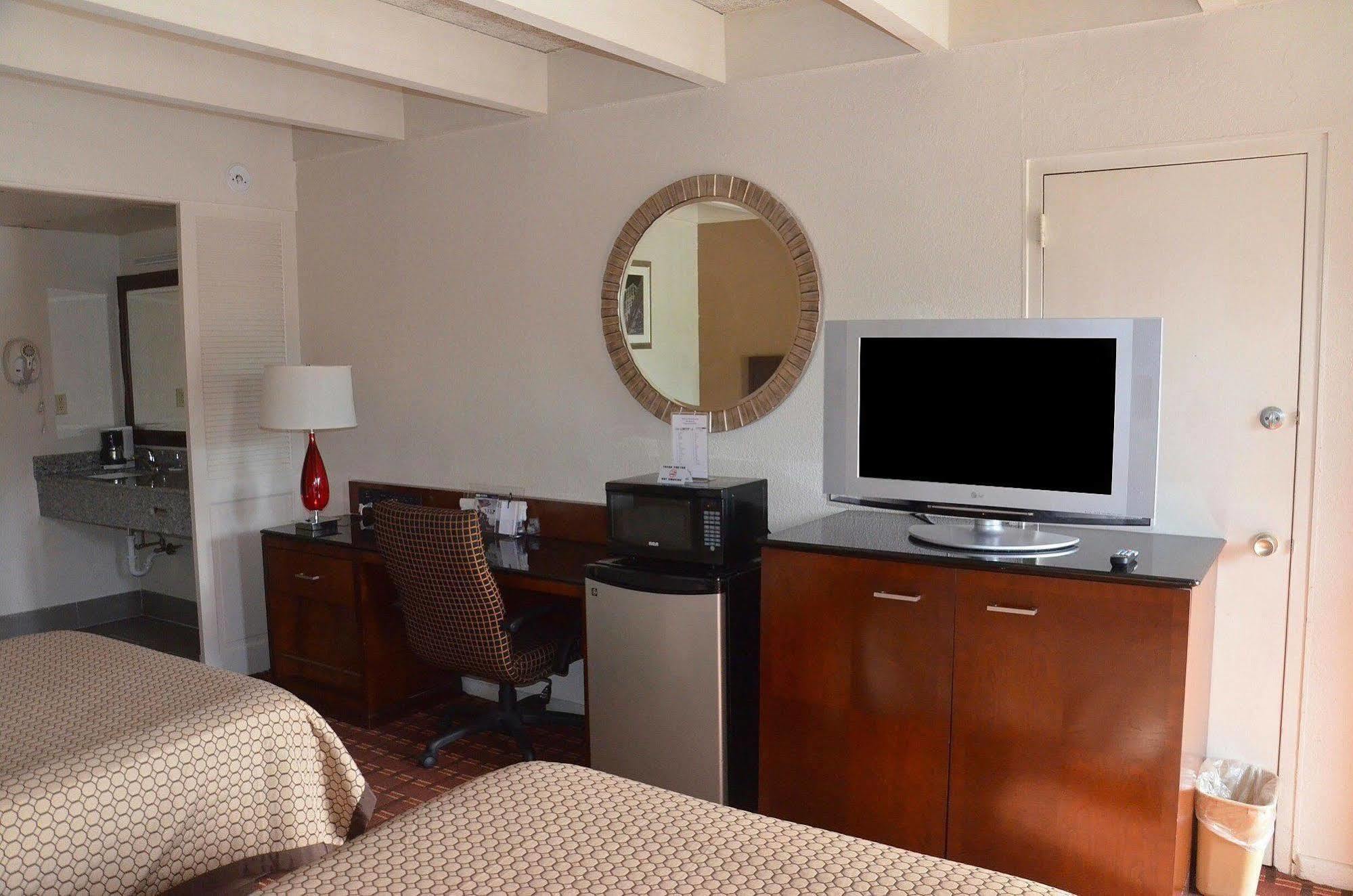 Americas Best Value Inn Augusta Historic Downtown Екстер'єр фото