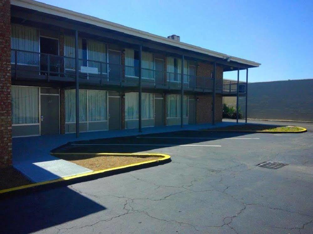 Americas Best Value Inn Augusta Historic Downtown Екстер'єр фото